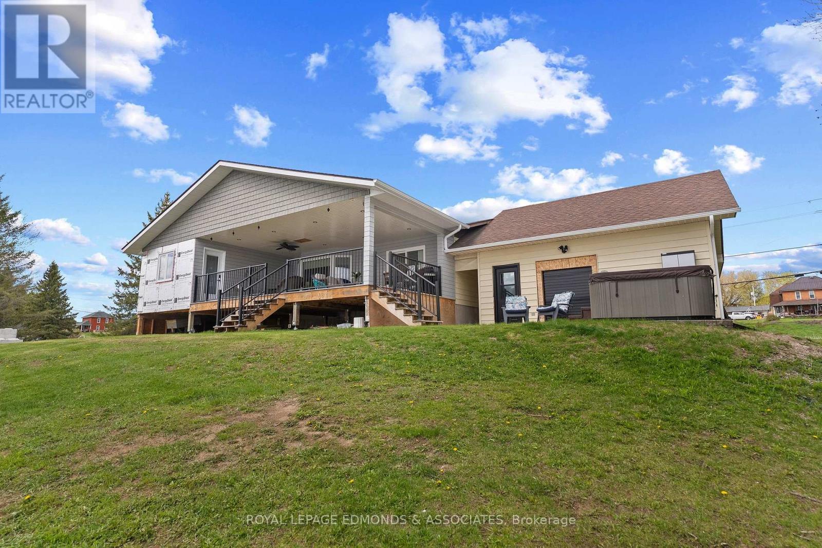 160 Lacroix Bay Road, Whitewater Region, Ontario