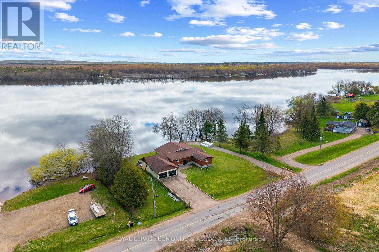 160 Lacroix Bay Road, Whitewater Region, Ontario