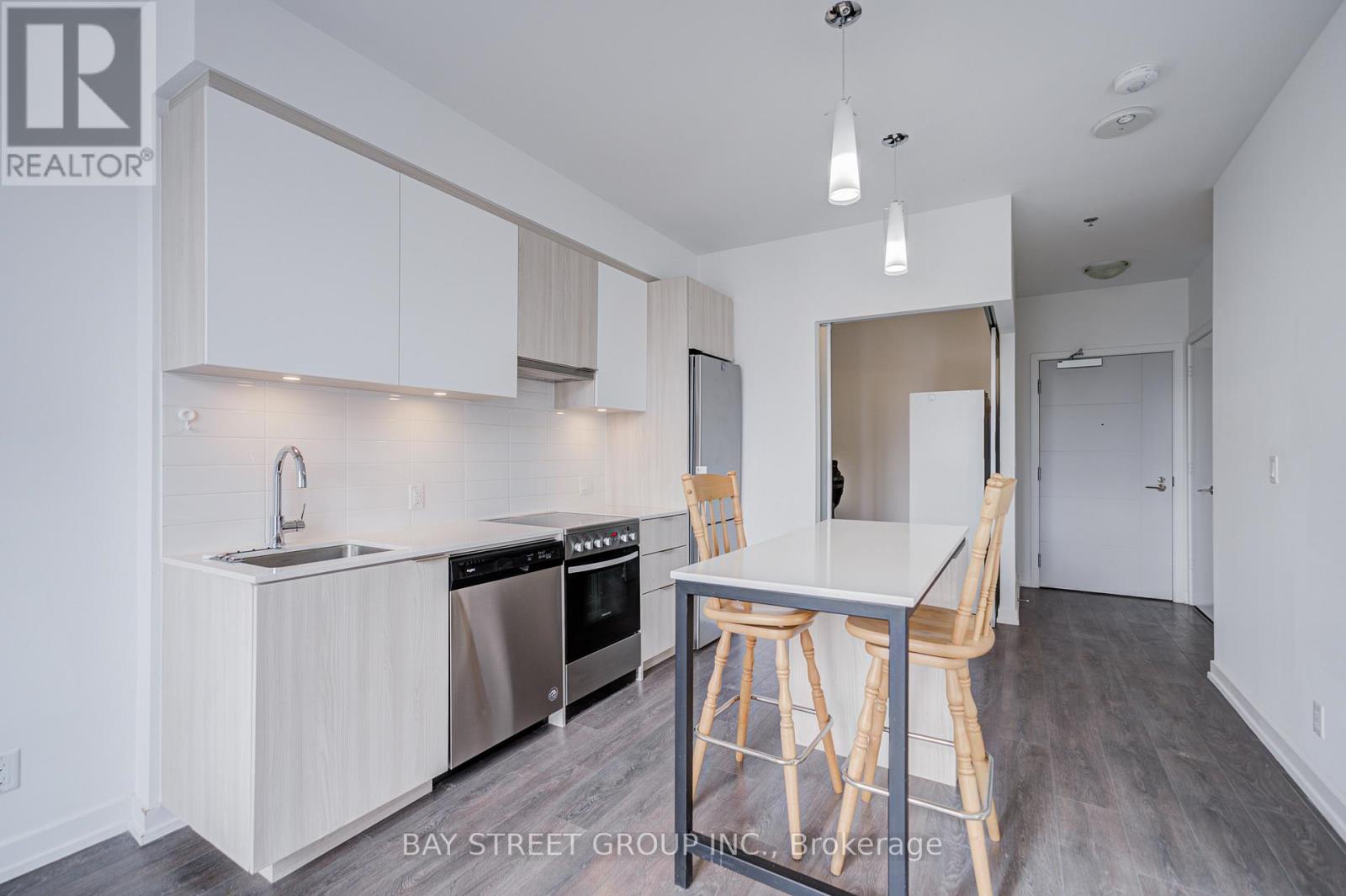612 - 203 College Street, Toronto (kensington-chinatown), Ontario