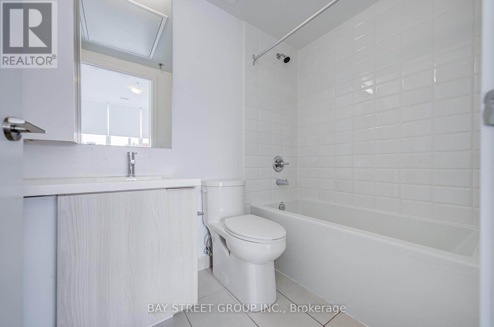 612 - 203 College Street, Toronto (kensington-chinatown), Ontario