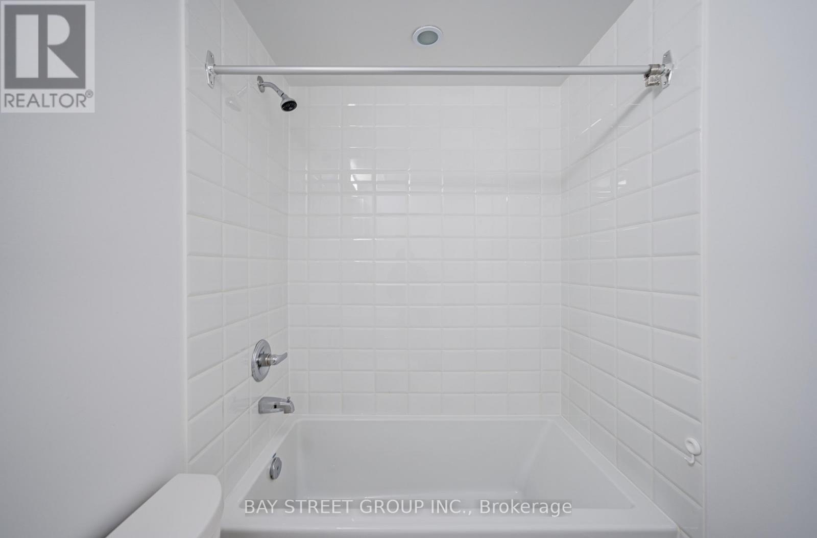 612 - 203 College Street, Toronto (kensington-chinatown), Ontario