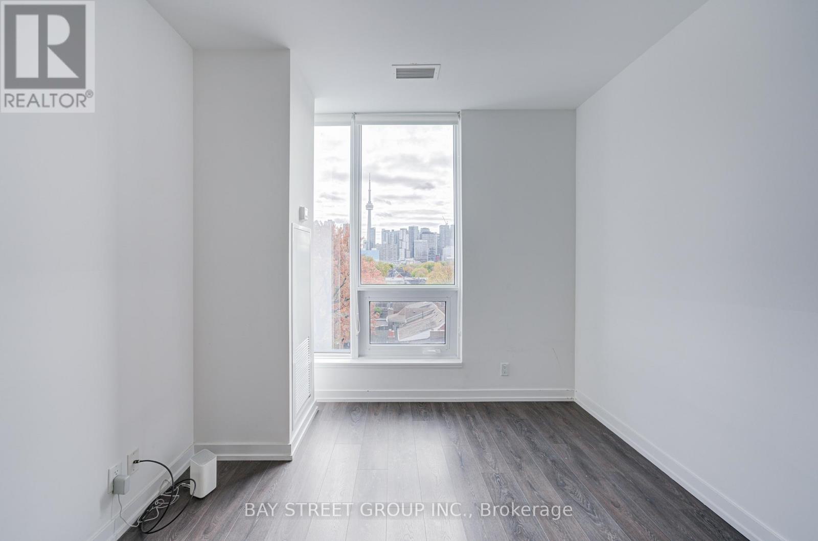 612 - 203 College Street, Toronto (kensington-chinatown), Ontario