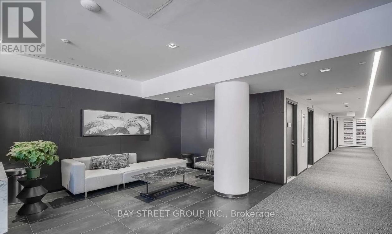 612 - 203 College Street, Toronto (kensington-chinatown), Ontario