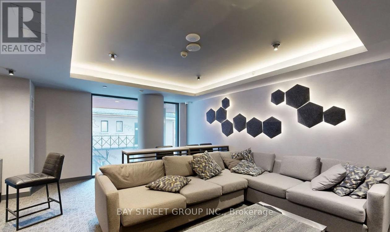 612 - 203 College Street, Toronto (kensington-chinatown), Ontario