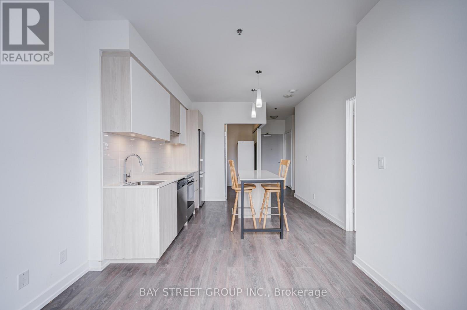 612 - 203 College Street, Toronto (kensington-chinatown), Ontario