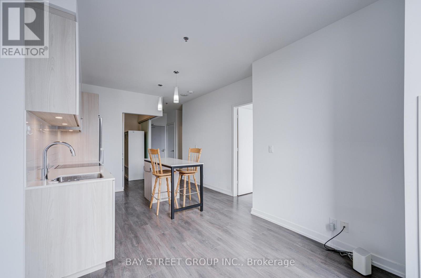 612 - 203 College Street, Toronto (kensington-chinatown), Ontario
