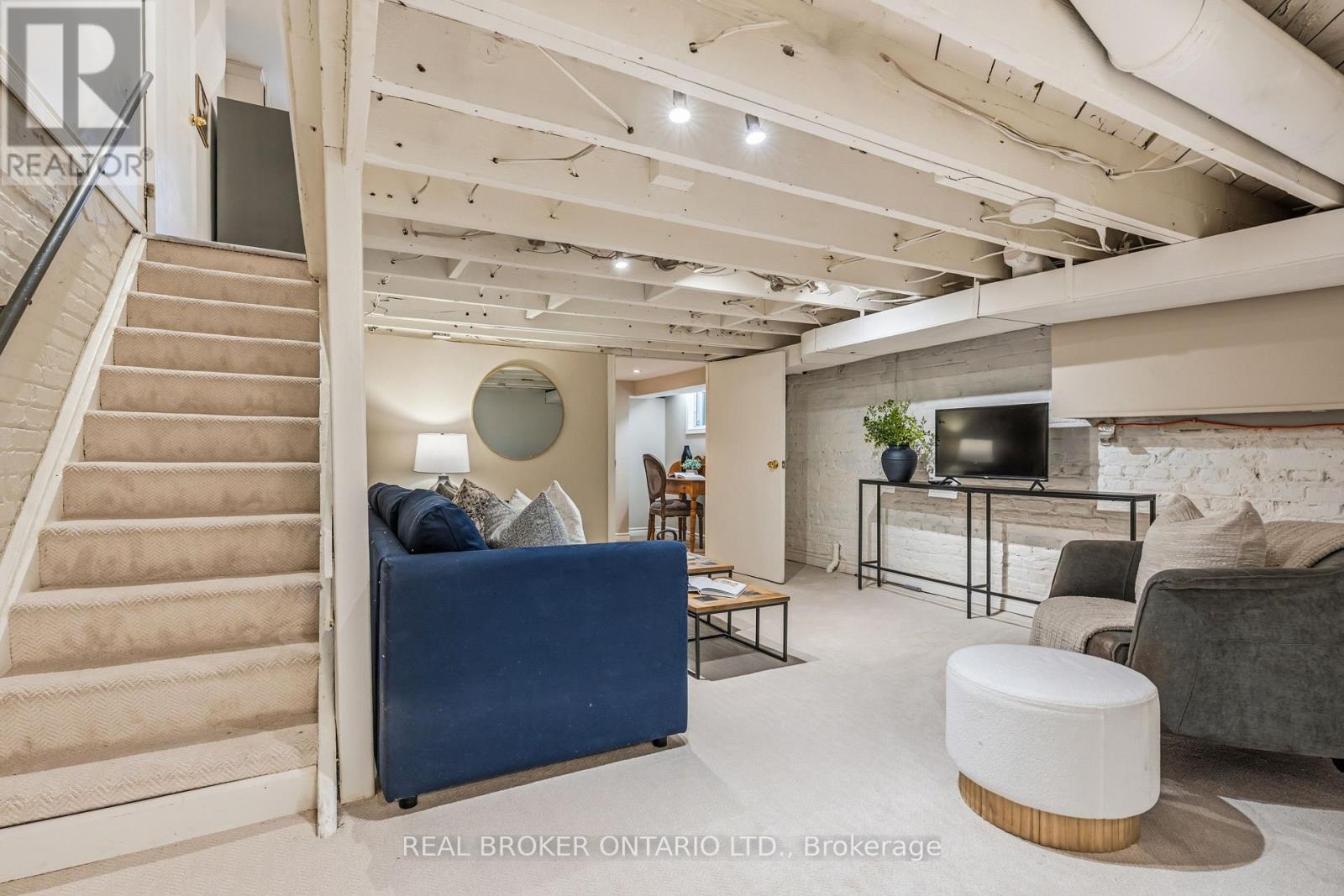 136 Blantyre Avenue, Toronto (the Beaches), Ontario