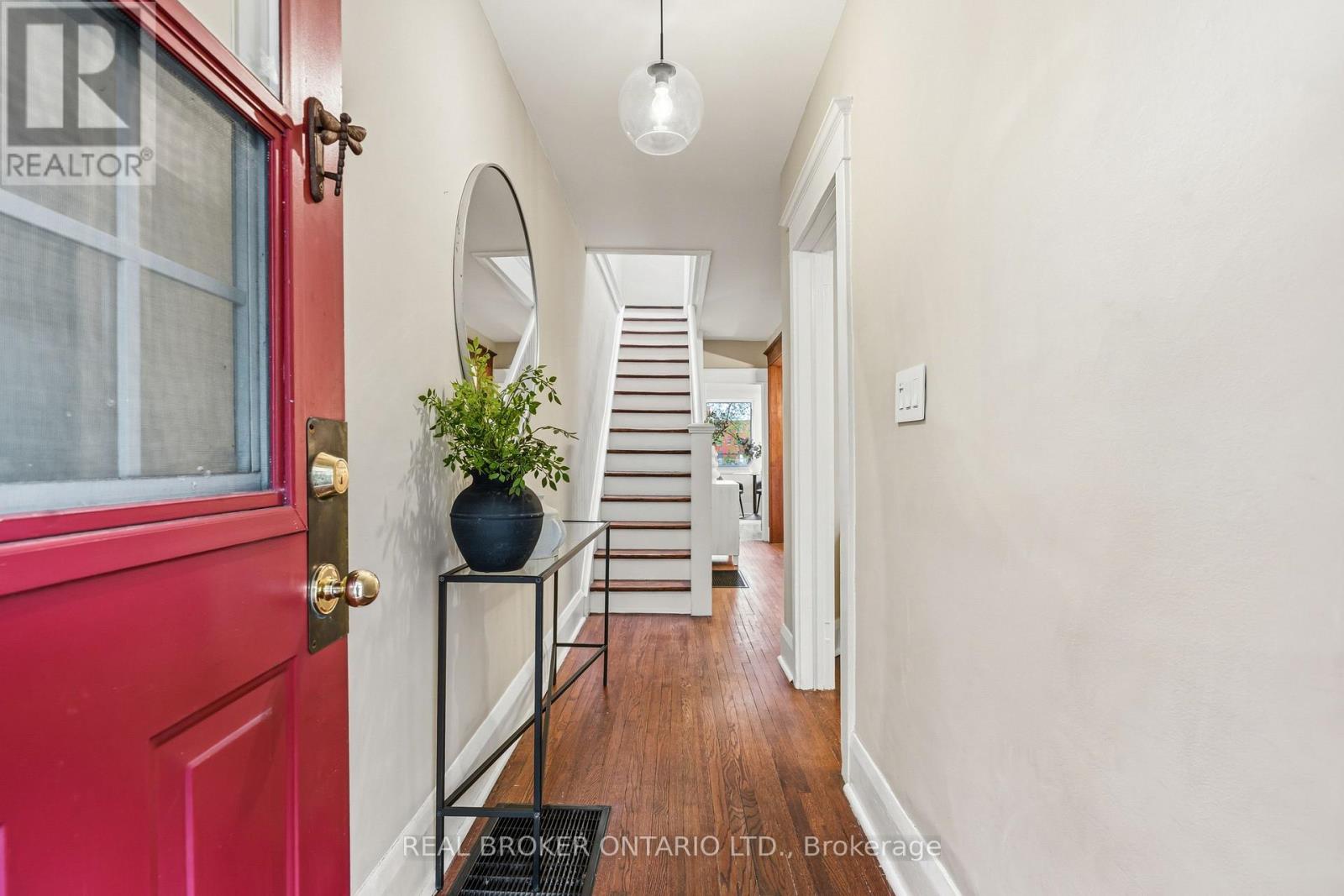 136 Blantyre Avenue, Toronto (the Beaches), Ontario