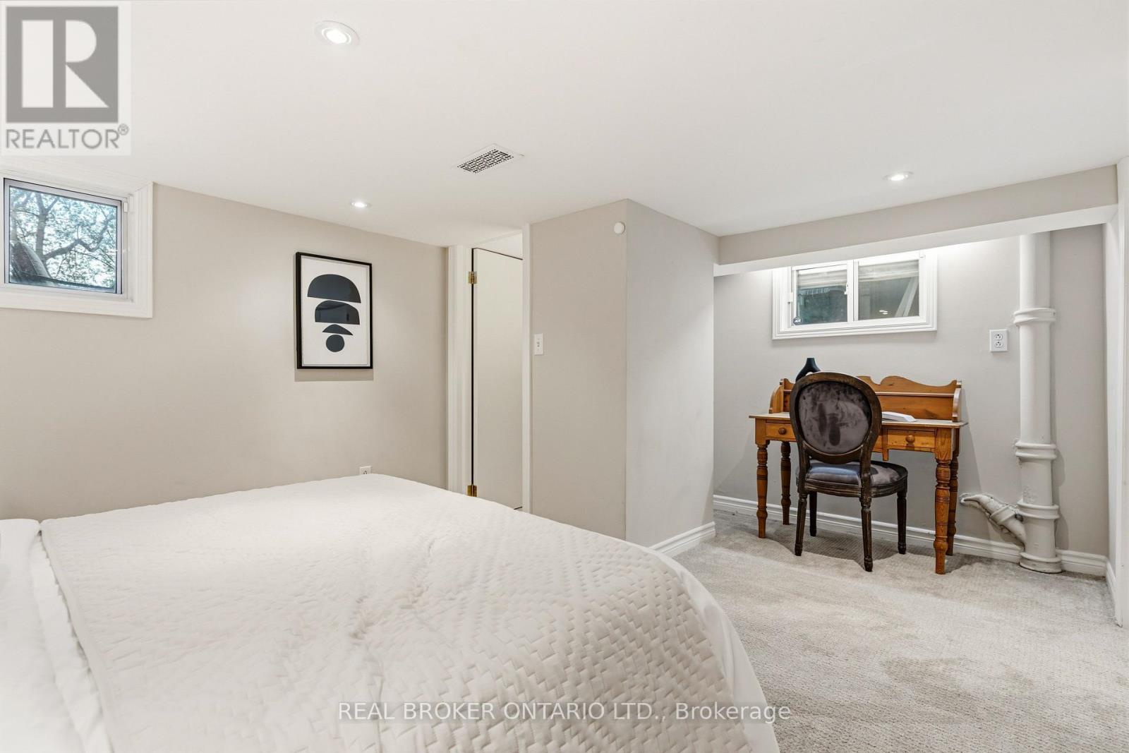 136 Blantyre Avenue, Toronto (the Beaches), Ontario