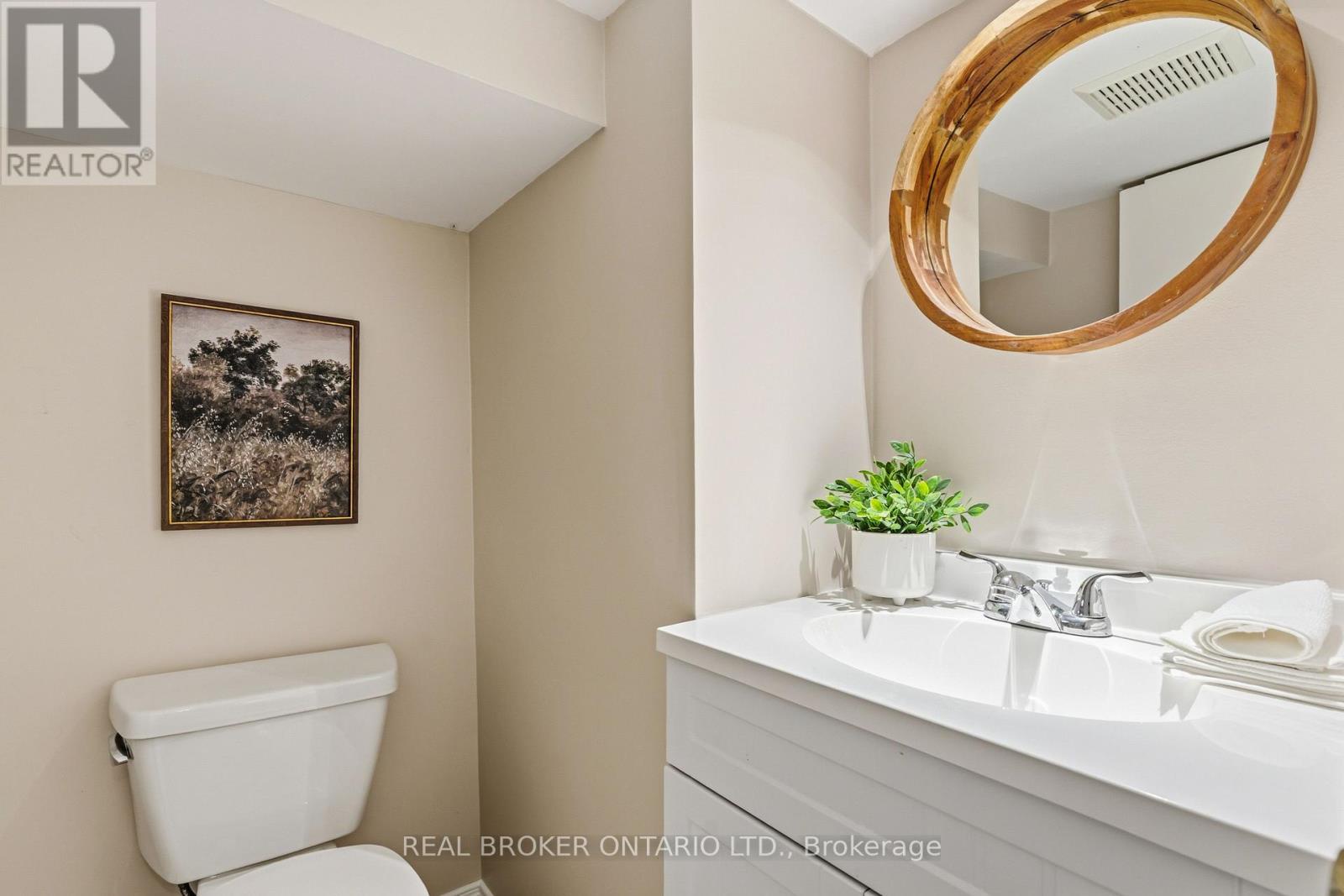 136 Blantyre Avenue, Toronto (the Beaches), Ontario
