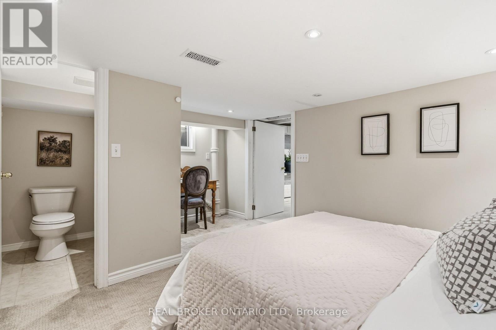 136 Blantyre Avenue, Toronto (the Beaches), Ontario