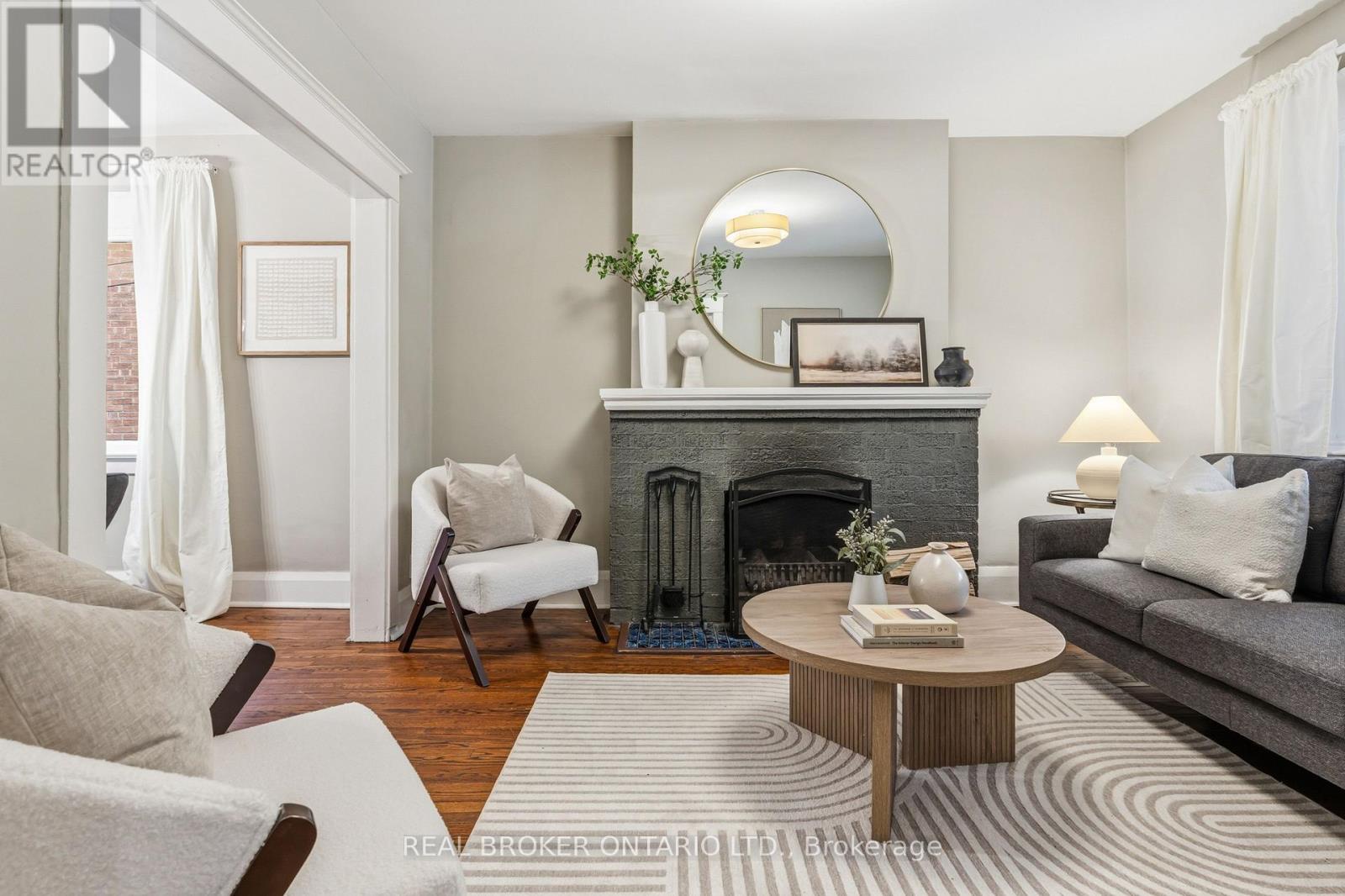 136 Blantyre Avenue, Toronto (the Beaches), Ontario