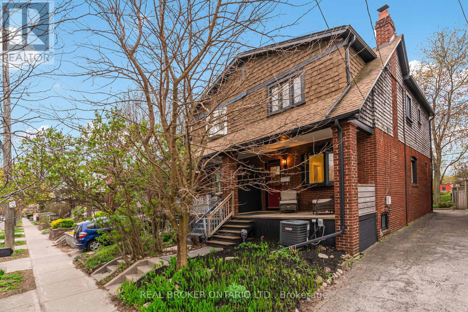136 Blantyre Avenue, Toronto (the Beaches), Ontario