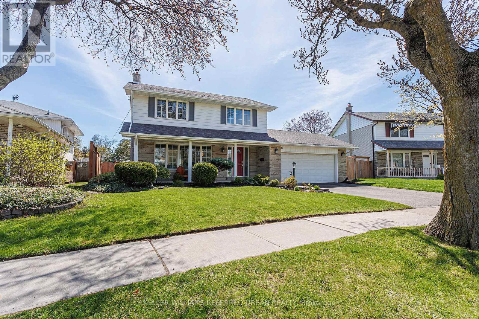 8 Markwood Crescent, Toronto (markland Wood), Ontario