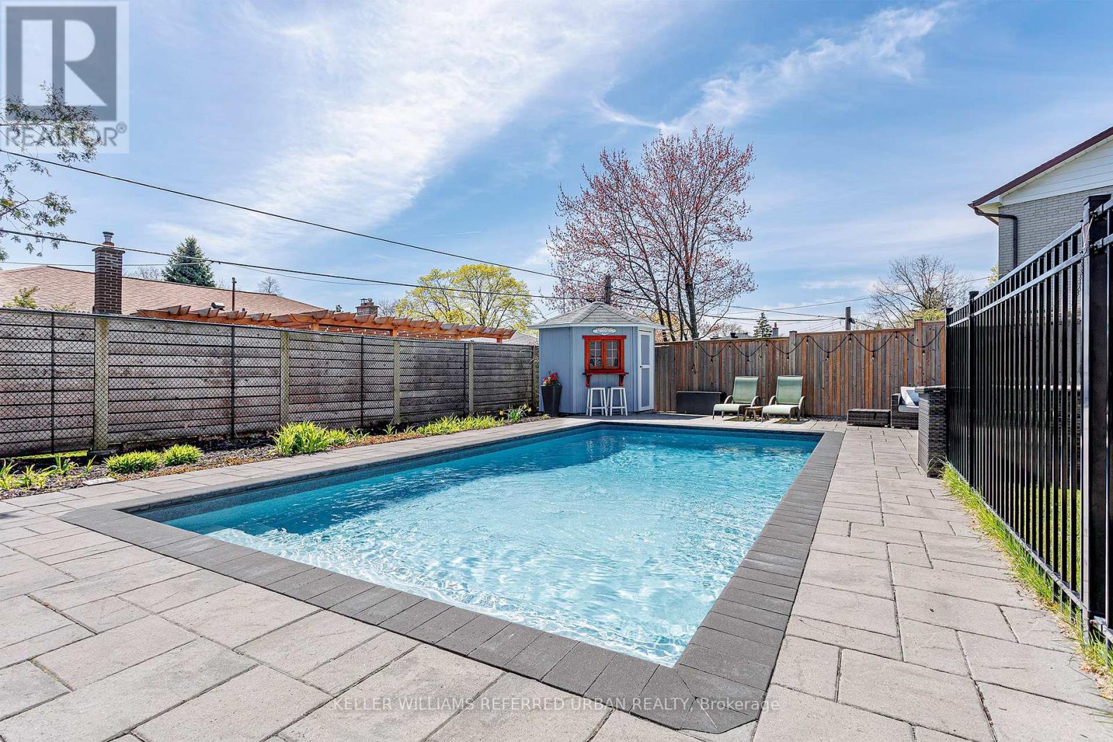 8 Markwood Crescent, Toronto (markland Wood), Ontario