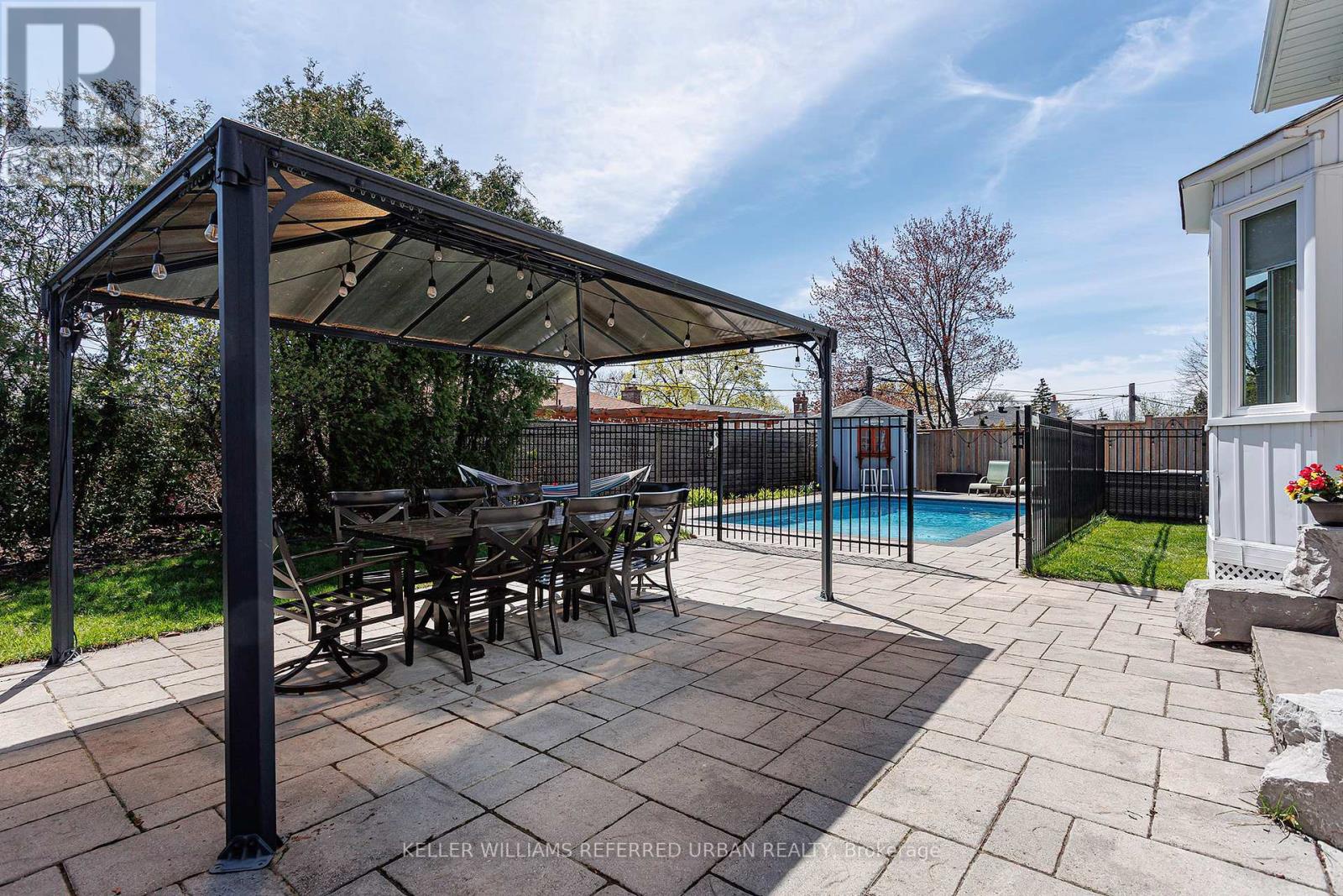 8 Markwood Crescent, Toronto (markland Wood), Ontario