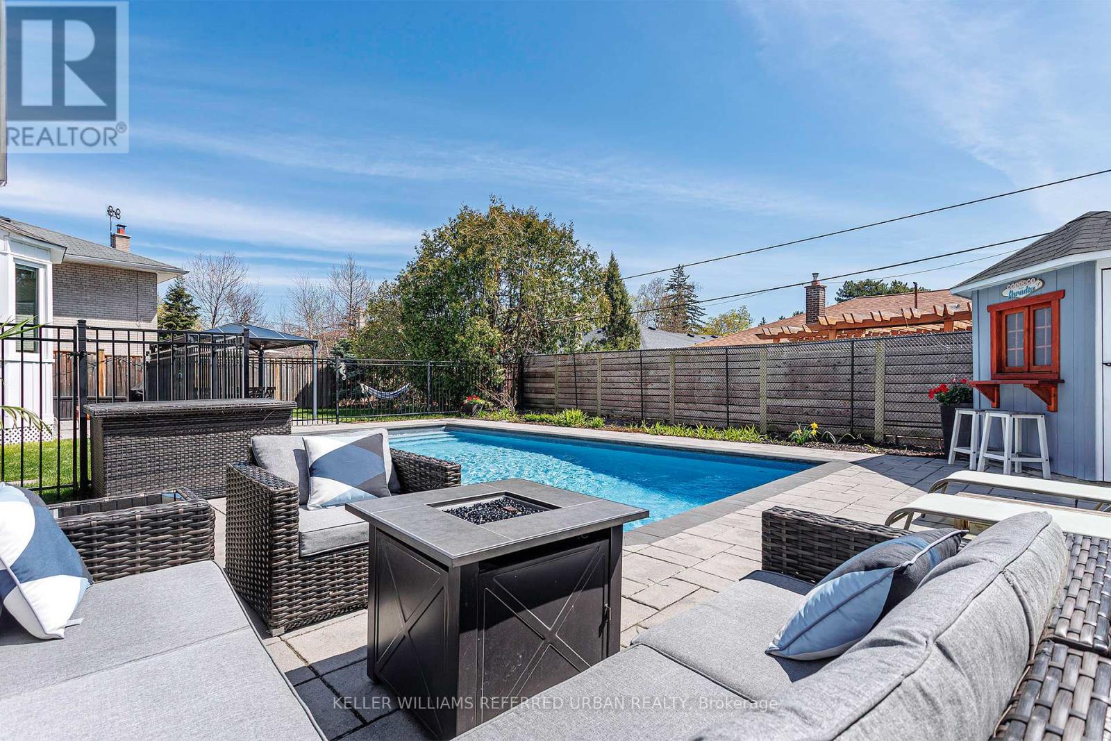 8 Markwood Crescent, Toronto (markland Wood), Ontario