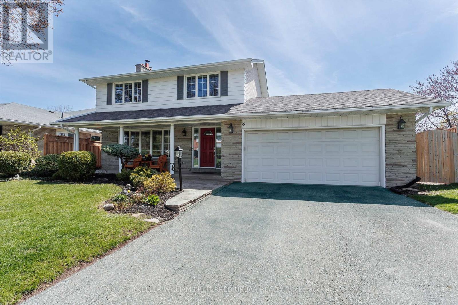 8 Markwood Crescent, Toronto (markland Wood), Ontario