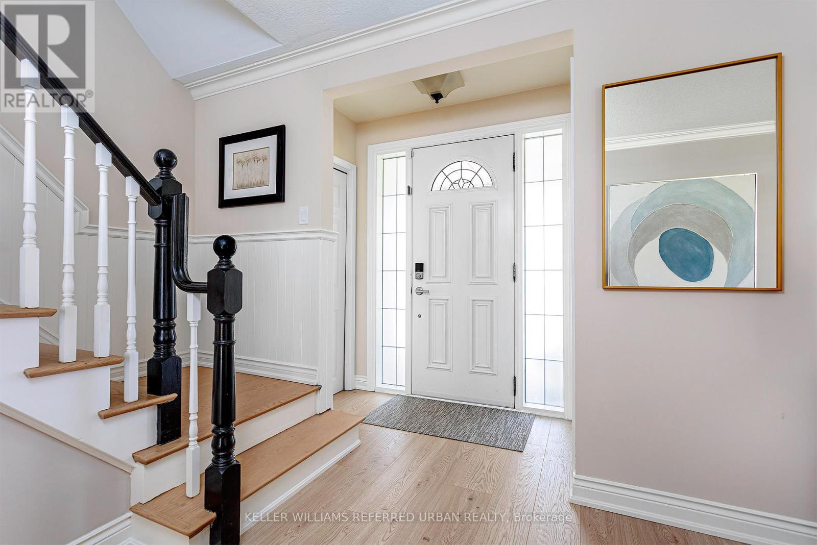 8 Markwood Crescent, Toronto (markland Wood), Ontario