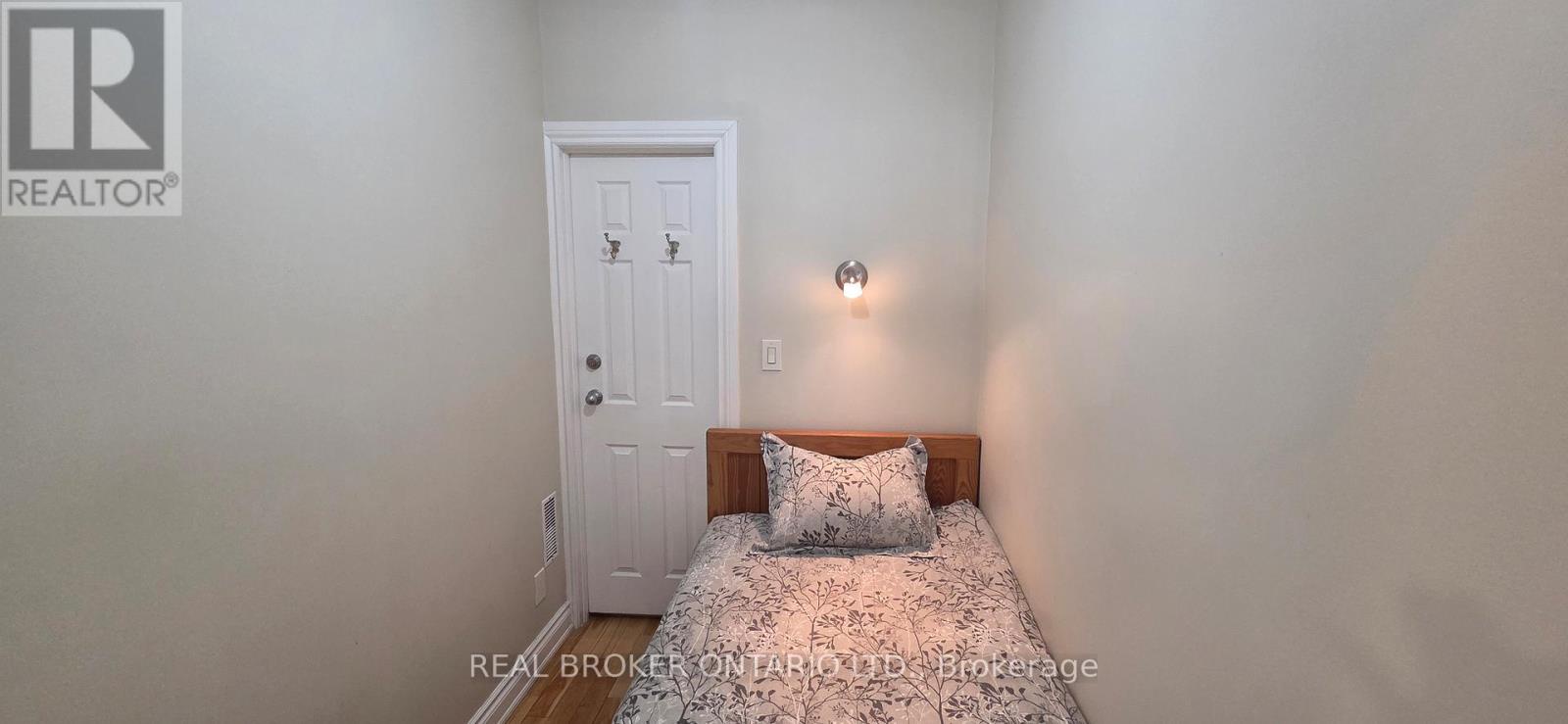 17 Howard Park Avenue, Toronto (roncesvalles), Ontario