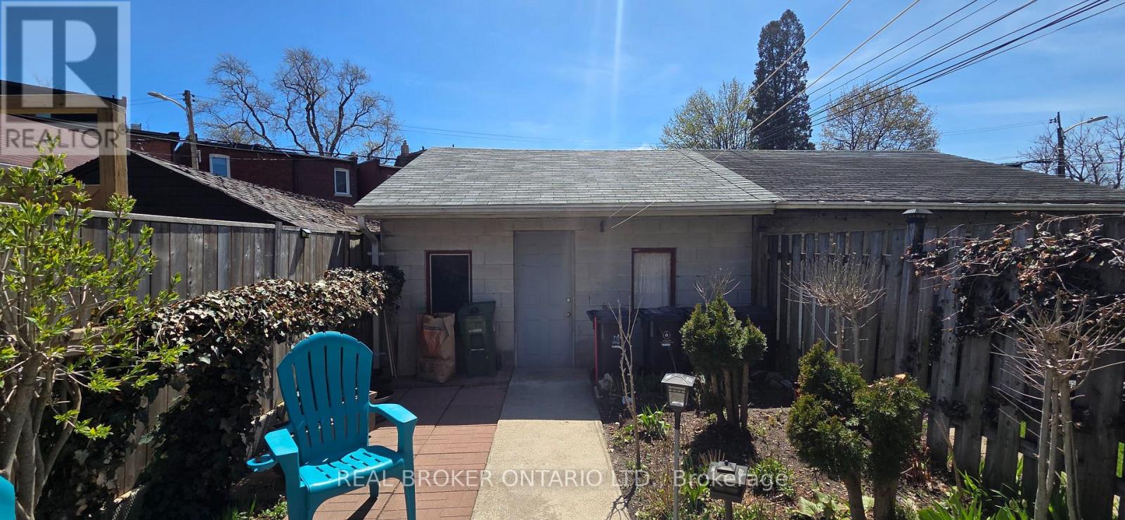 17 Howard Park Avenue, Toronto (roncesvalles), Ontario