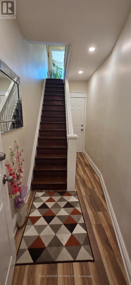 17 Howard Park Avenue, Toronto (roncesvalles), Ontario