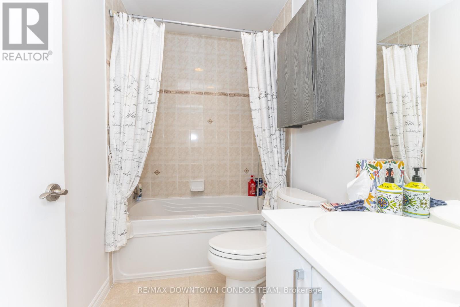 404 - 410 Queens Quay W, Toronto (waterfront Communities), Ontario