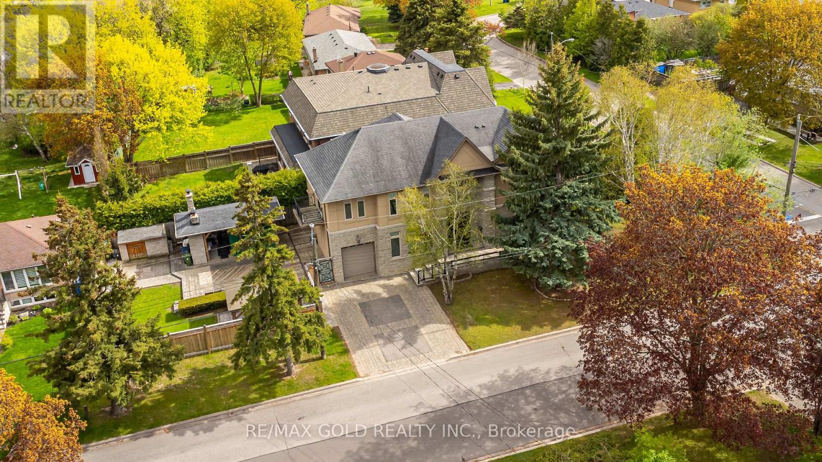 1 Lissom Crescent, Toronto (newtonbrook West), Ontario