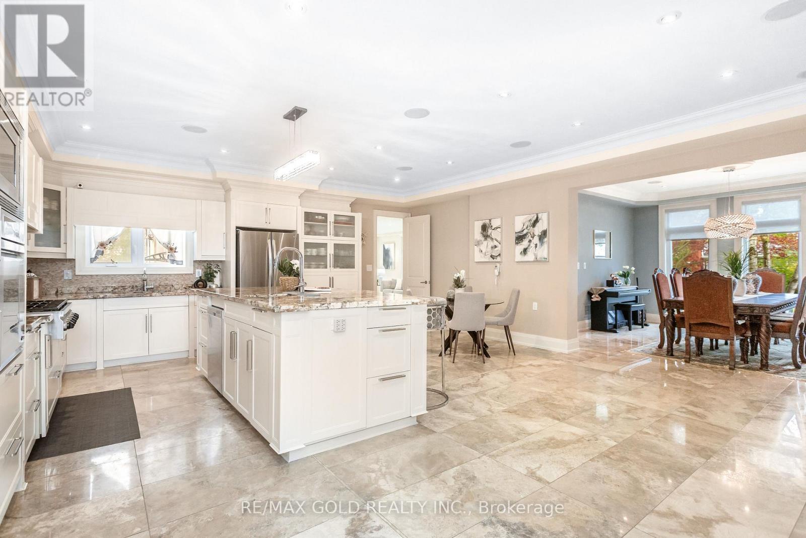 1 Lissom Crescent, Toronto (newtonbrook West), Ontario
