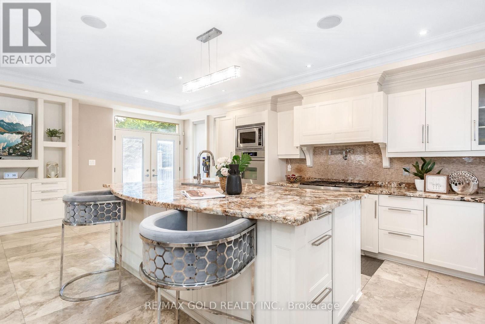 1 Lissom Crescent, Toronto (newtonbrook West), Ontario