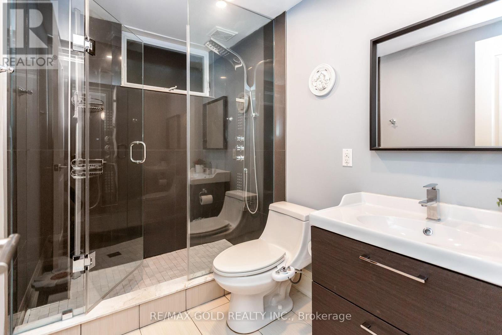 1 Lissom Crescent, Toronto (newtonbrook West), Ontario