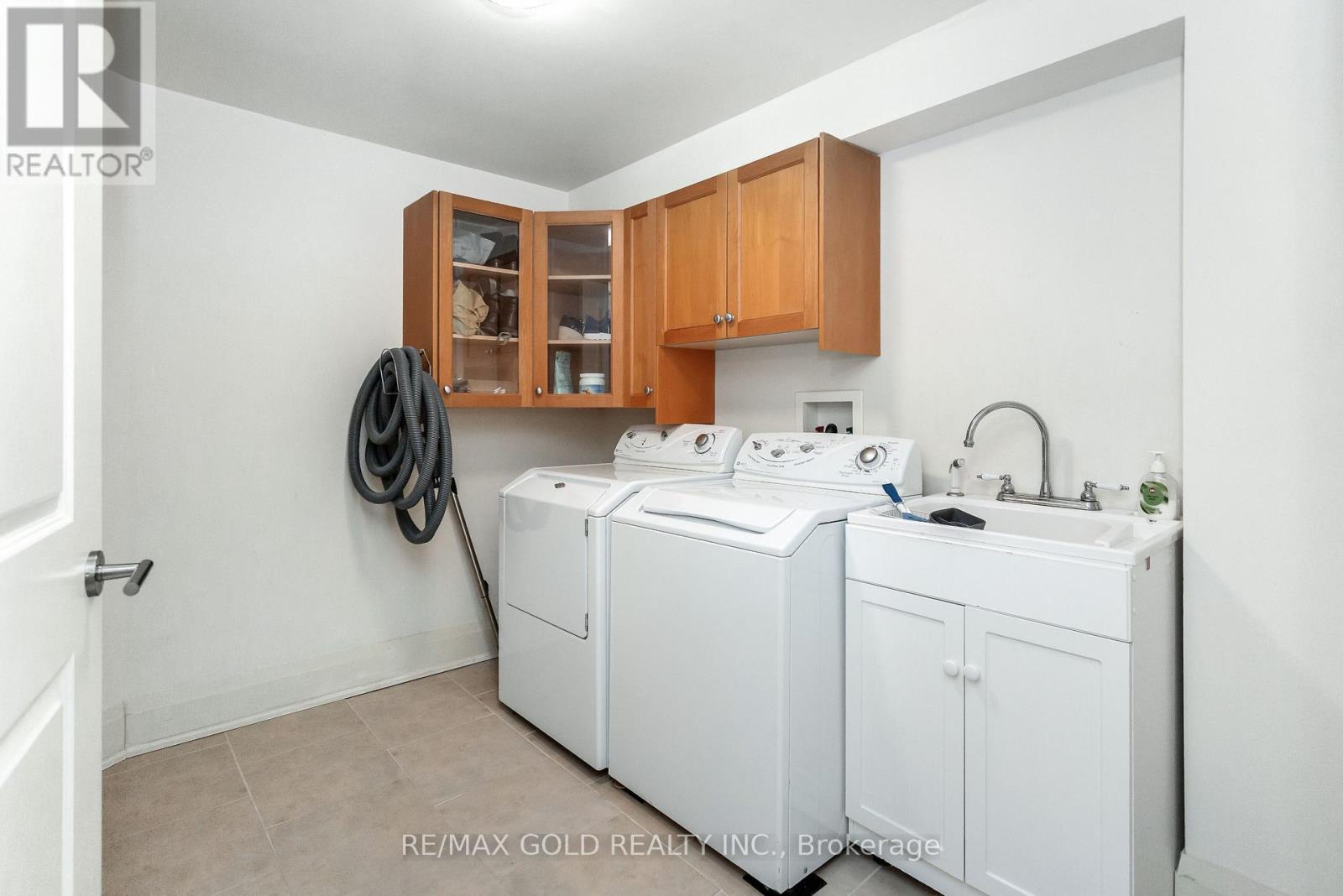 1 Lissom Crescent, Toronto (newtonbrook West), Ontario