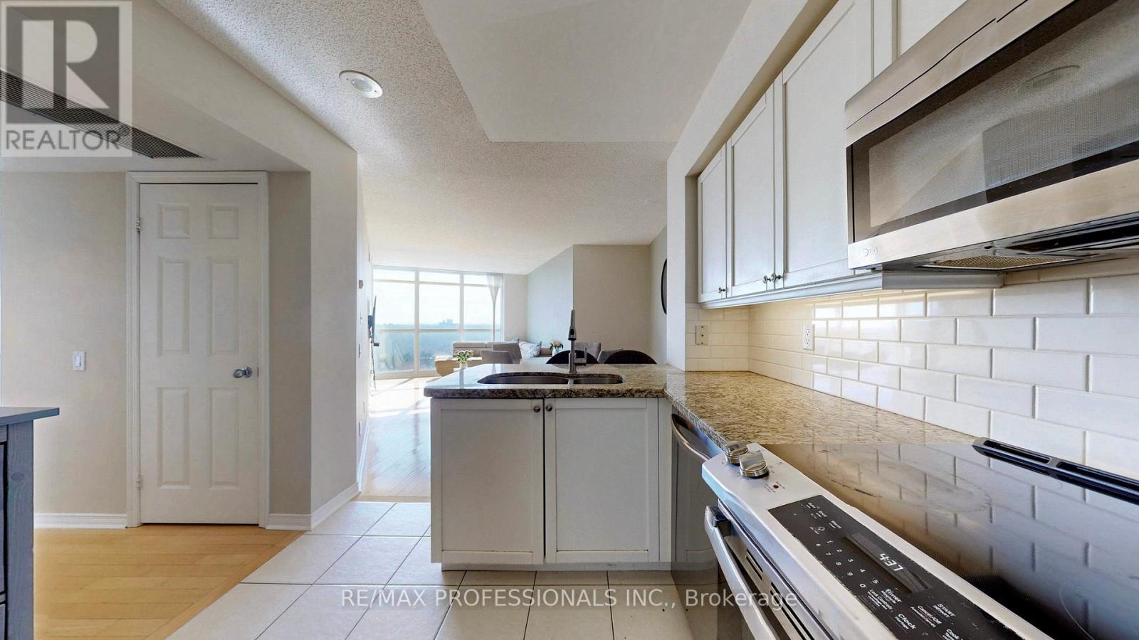 2705 - 30 Harrison Garden Boulevard, Toronto (willowdale East), Ontario