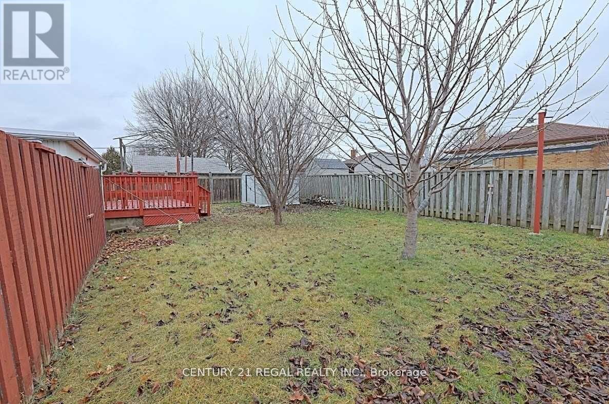 9 Guiness Avenue, Toronto (west Humber-clairville), Ontario