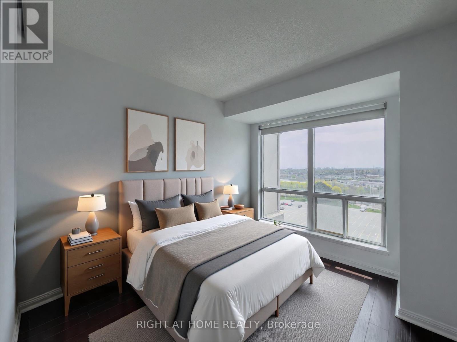 1008 - 8 Lee Centre Drive, Toronto (woburn), Ontario