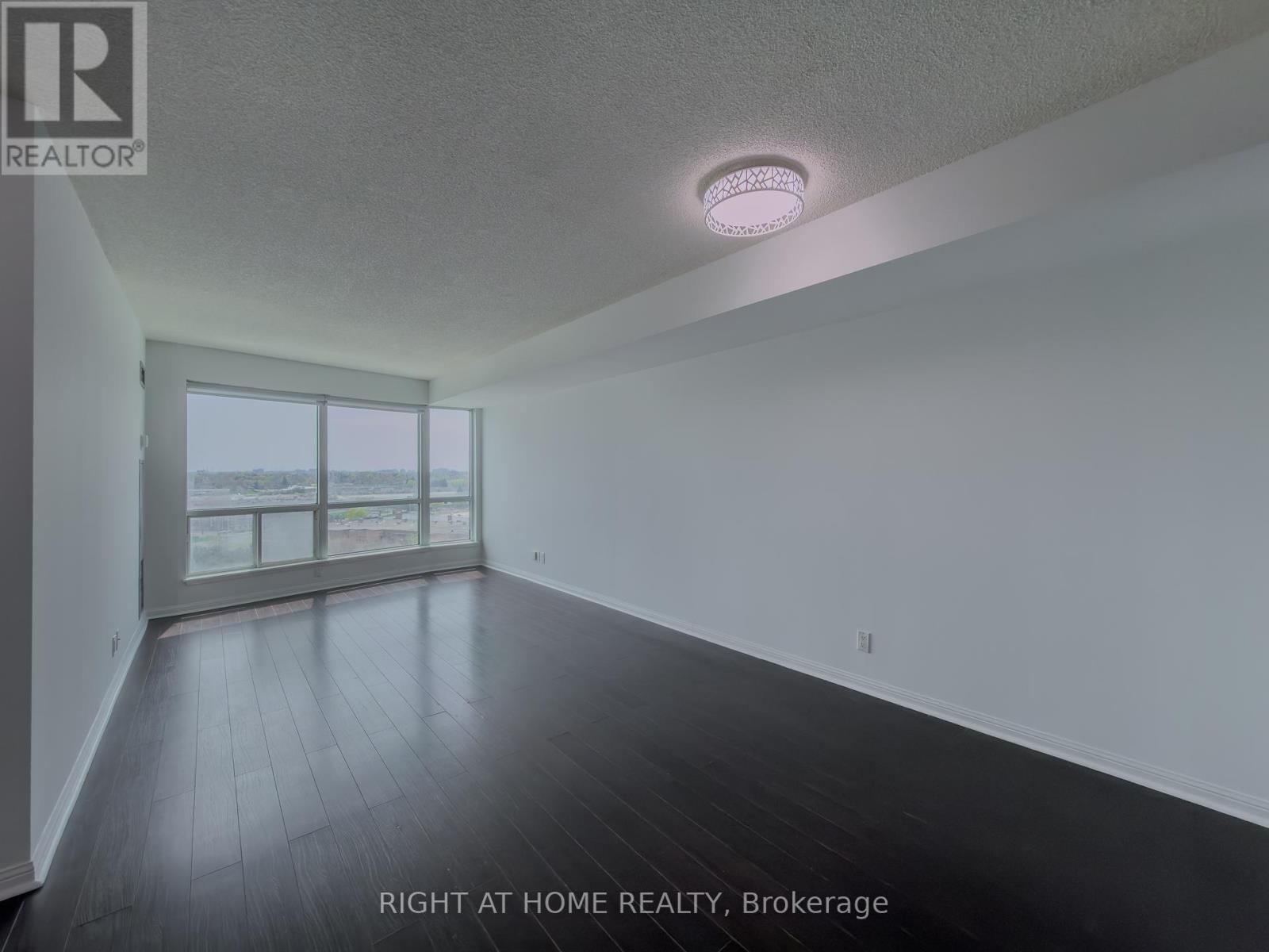 1008 - 8 Lee Centre Drive, Toronto (woburn), Ontario