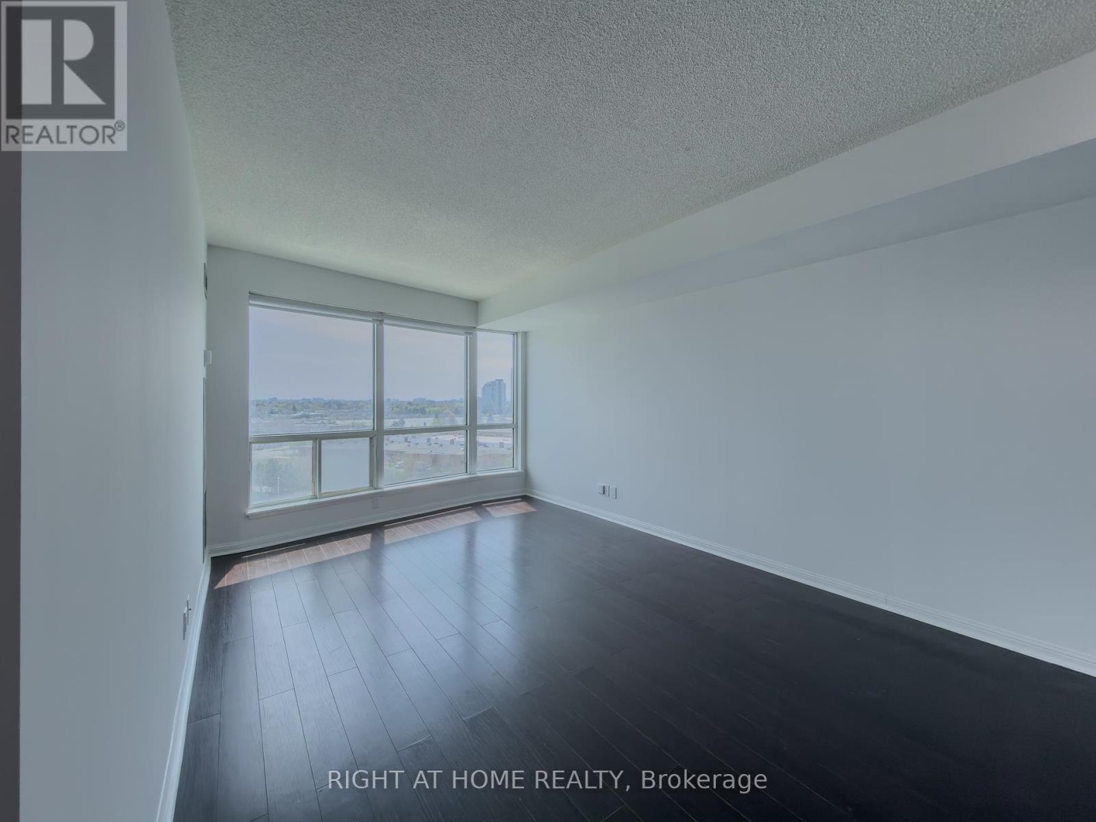 1008 - 8 Lee Centre Drive, Toronto (woburn), Ontario