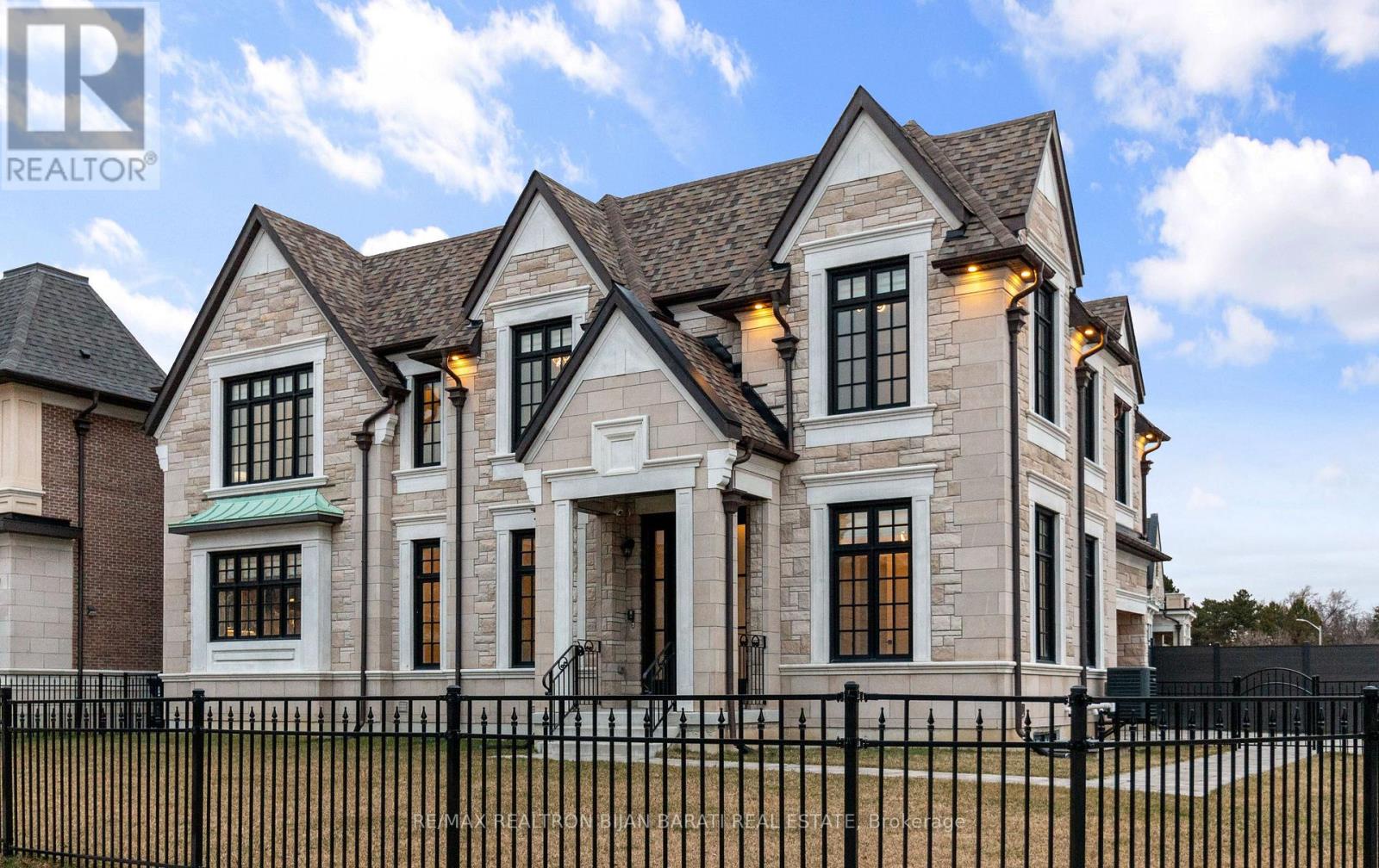 29 Ballyconnor Court, Toronto (bayview Woods-steeles), Ontario
