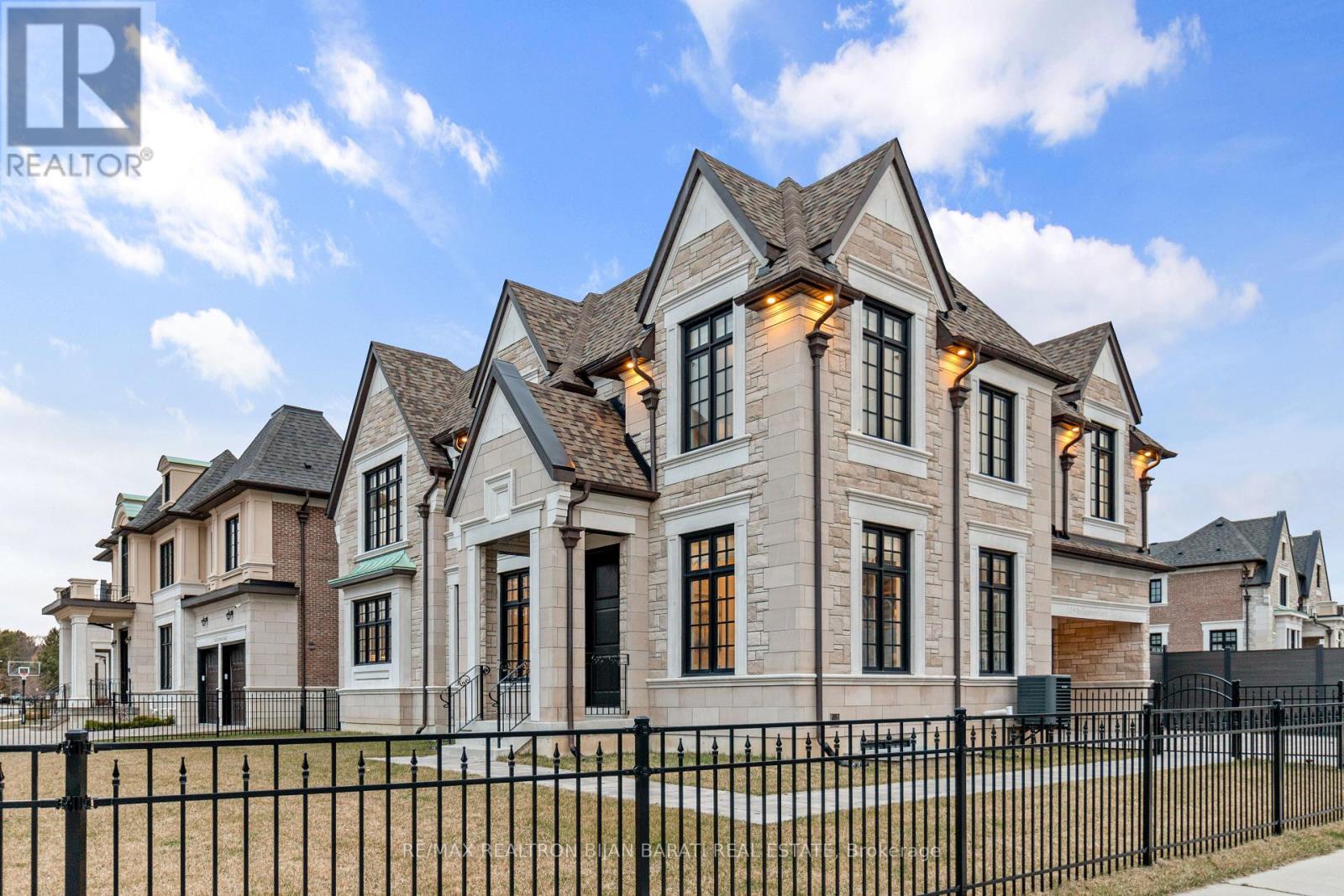 29 Ballyconnor Court, Toronto (bayview Woods-steeles), Ontario