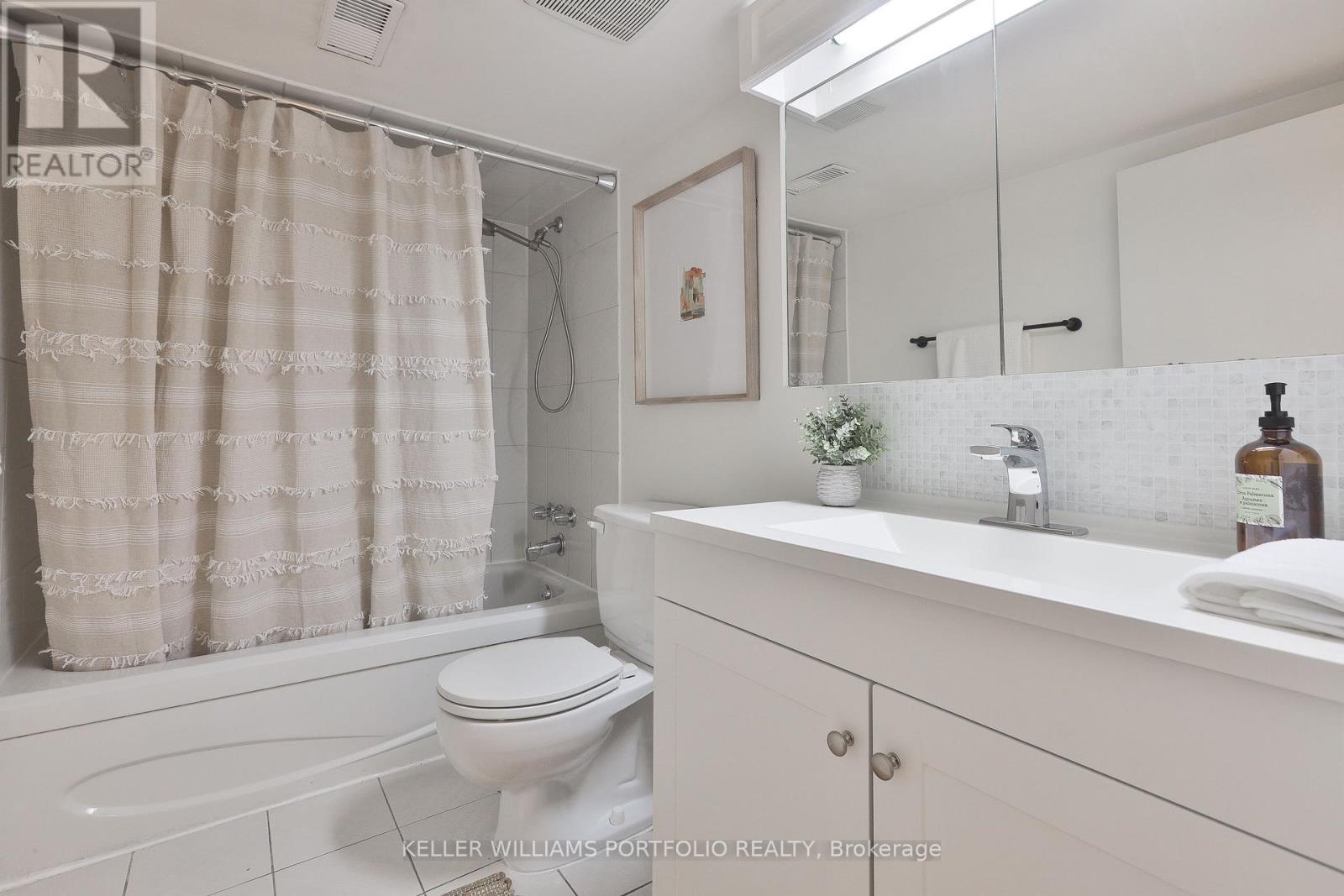 64 Campbell Avenue, Toronto (dovercourt-wallace Emerson-junction), Ontario