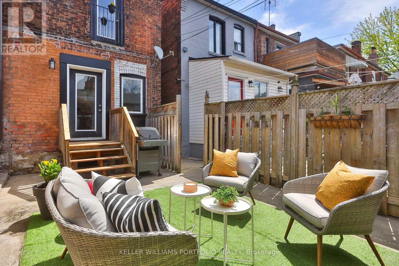 64 Campbell Avenue, Toronto (dovercourt-wallace Emerson-junction), Ontario