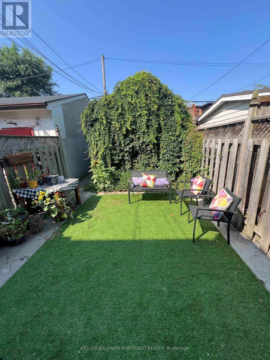 64 Campbell Avenue, Toronto (dovercourt-wallace Emerson-junction), Ontario
