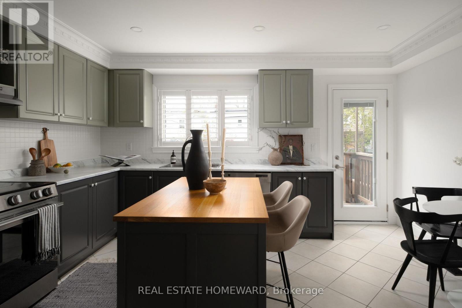 22 Kimbourne Avenue, Toronto (danforth Village-east York), Ontario