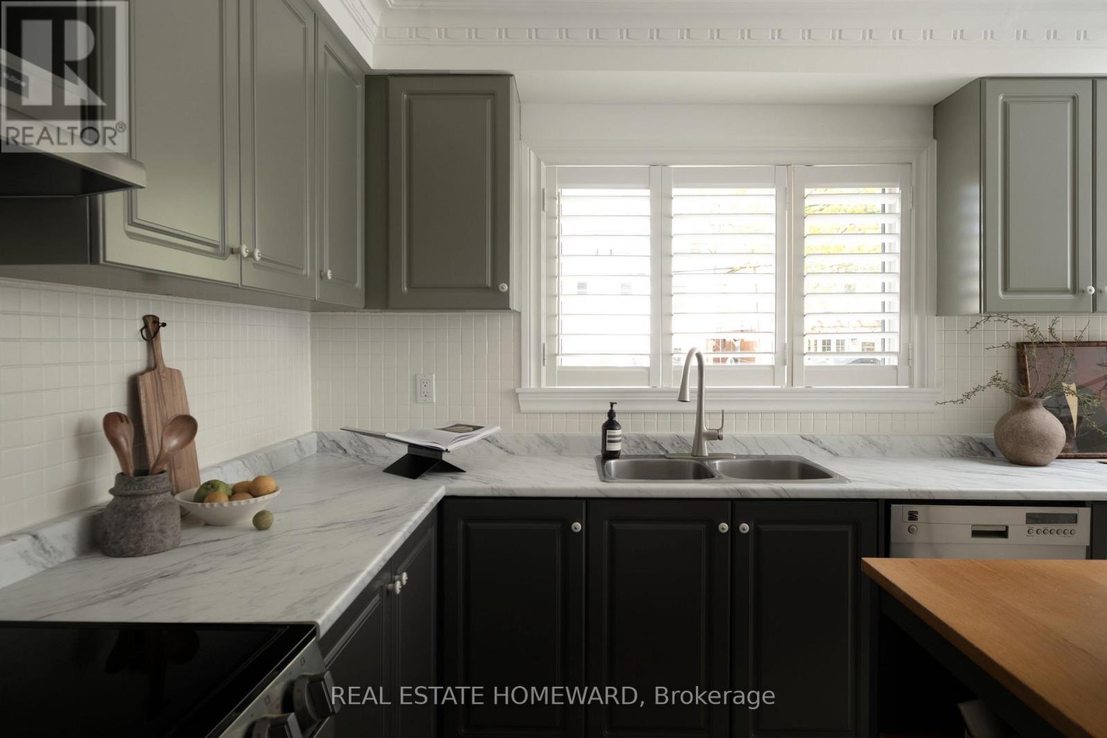 22 Kimbourne Avenue, Toronto (danforth Village-east York), Ontario