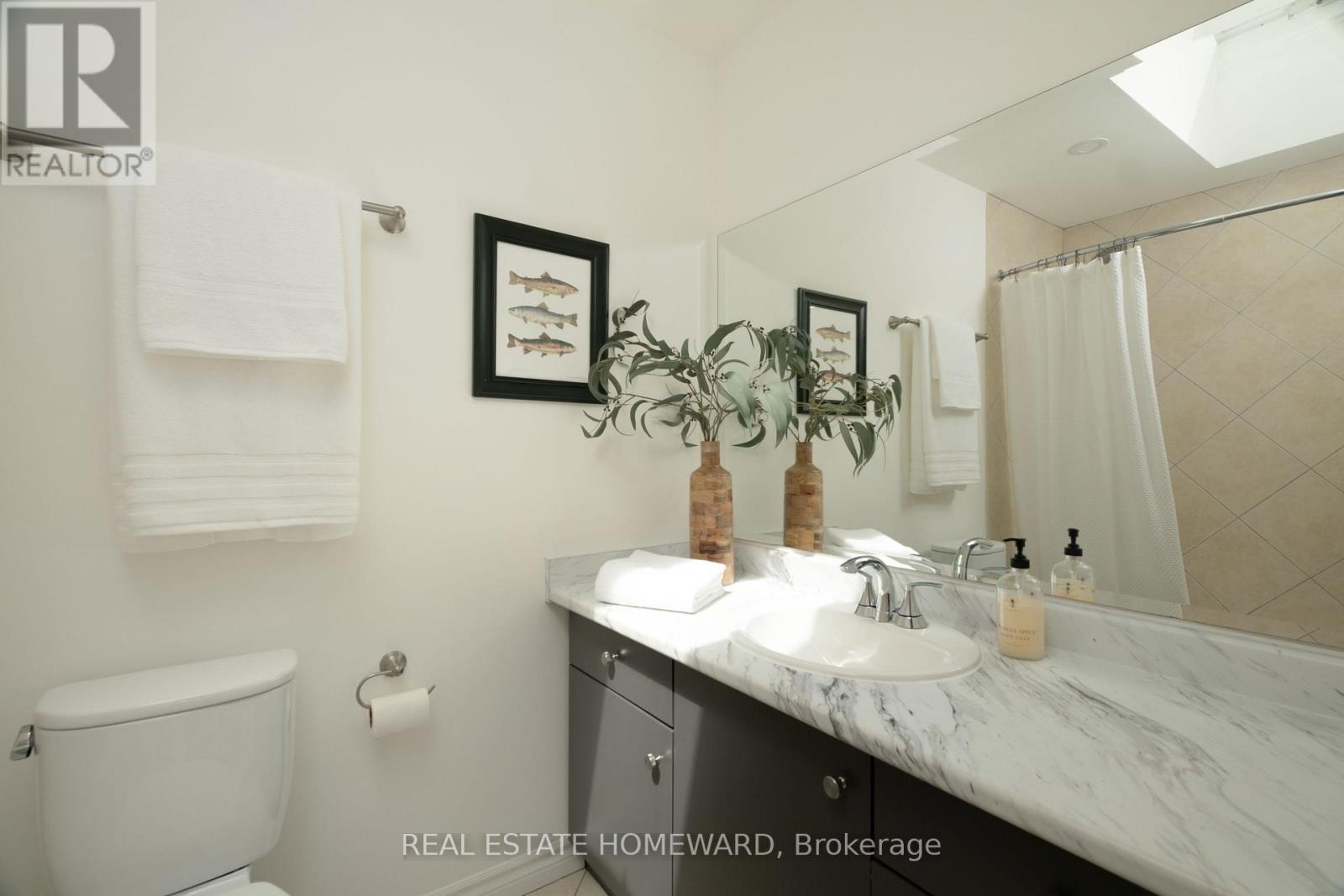 22 Kimbourne Avenue, Toronto (danforth Village-east York), Ontario