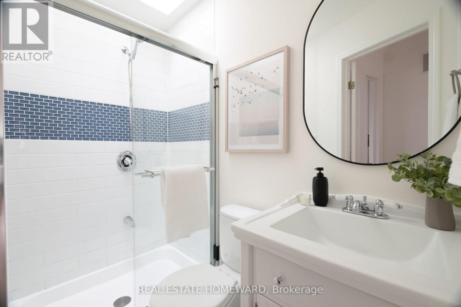 22 Kimbourne Avenue, Toronto (danforth Village-east York), Ontario
