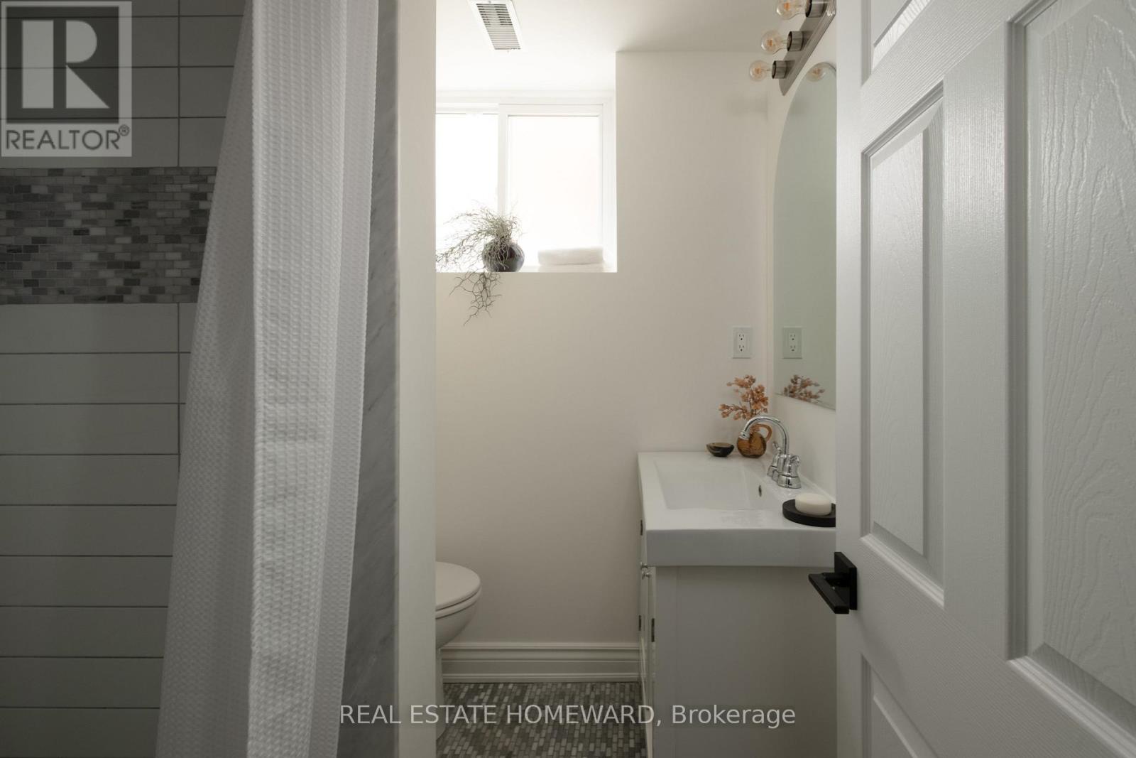 22 Kimbourne Avenue, Toronto (danforth Village-east York), Ontario