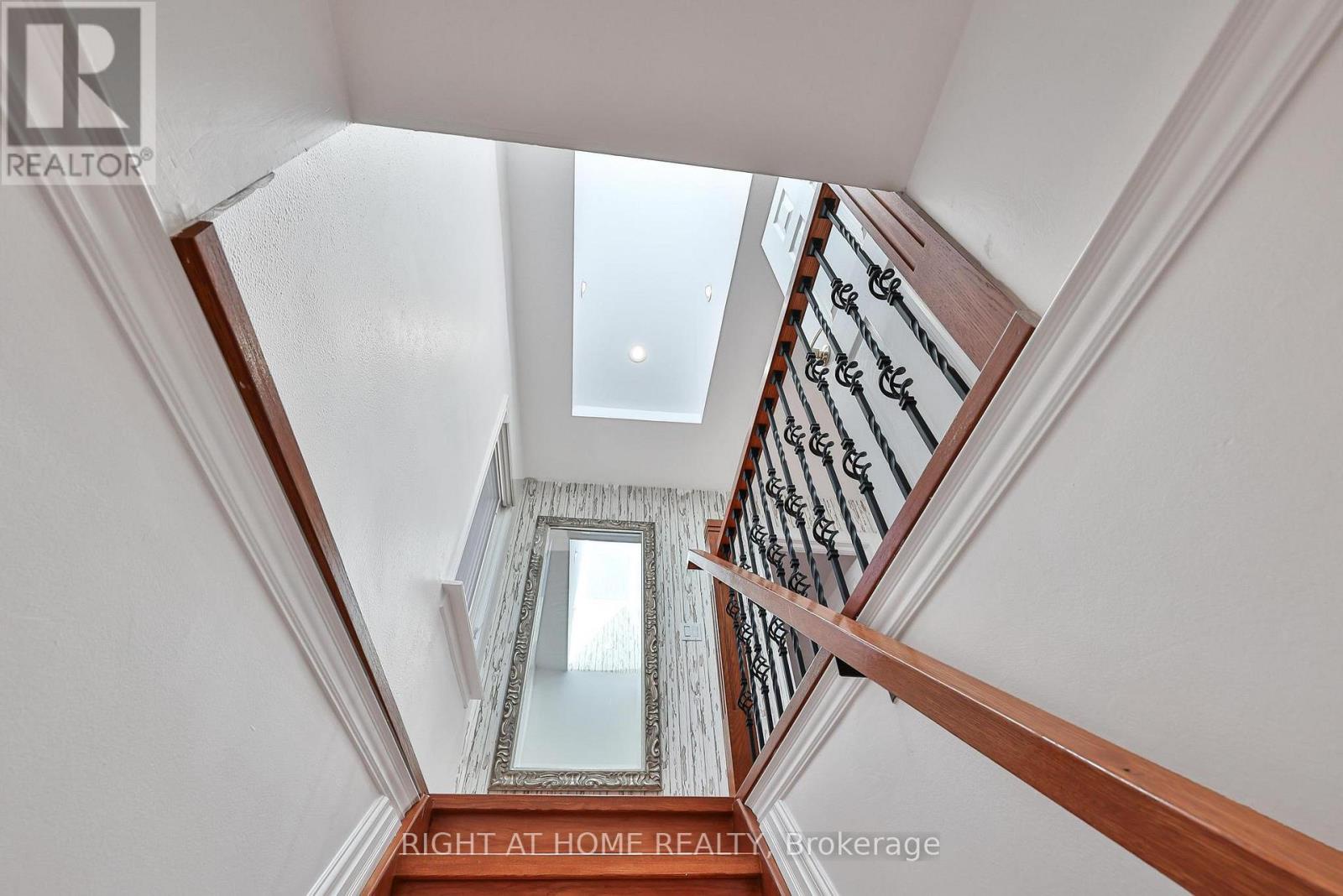 35 Dayton Avenue, Toronto (stonegate-queensway), Ontario