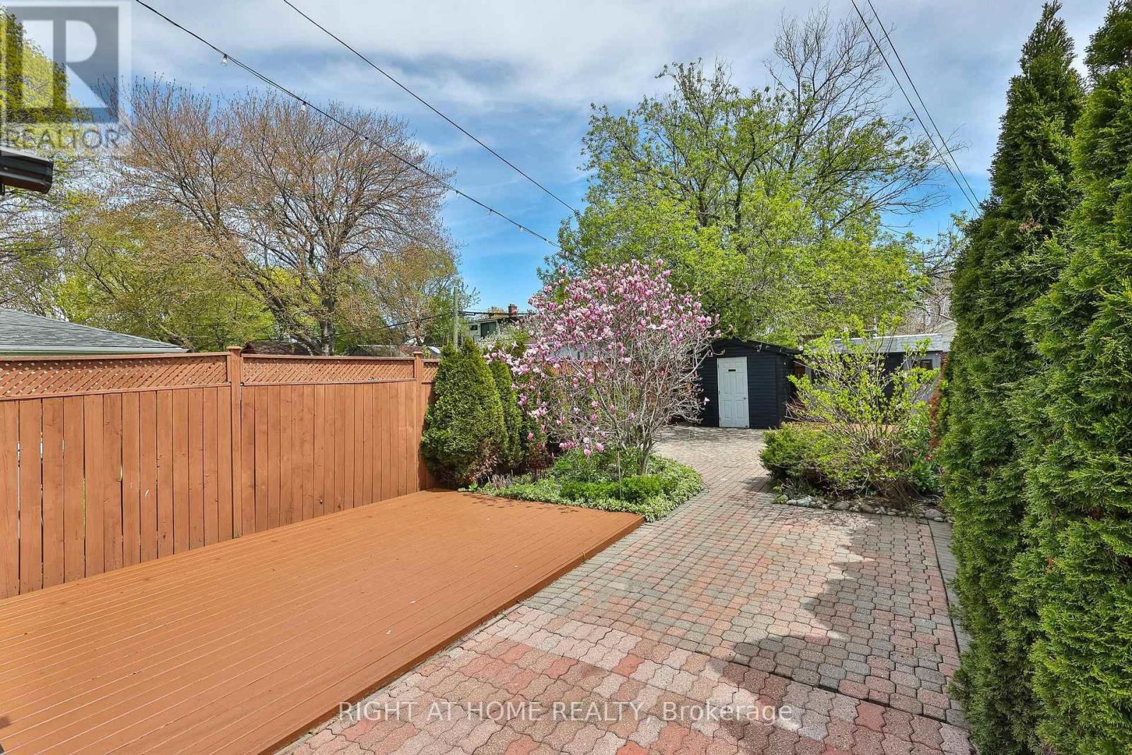 35 Dayton Avenue, Toronto (stonegate-queensway), Ontario