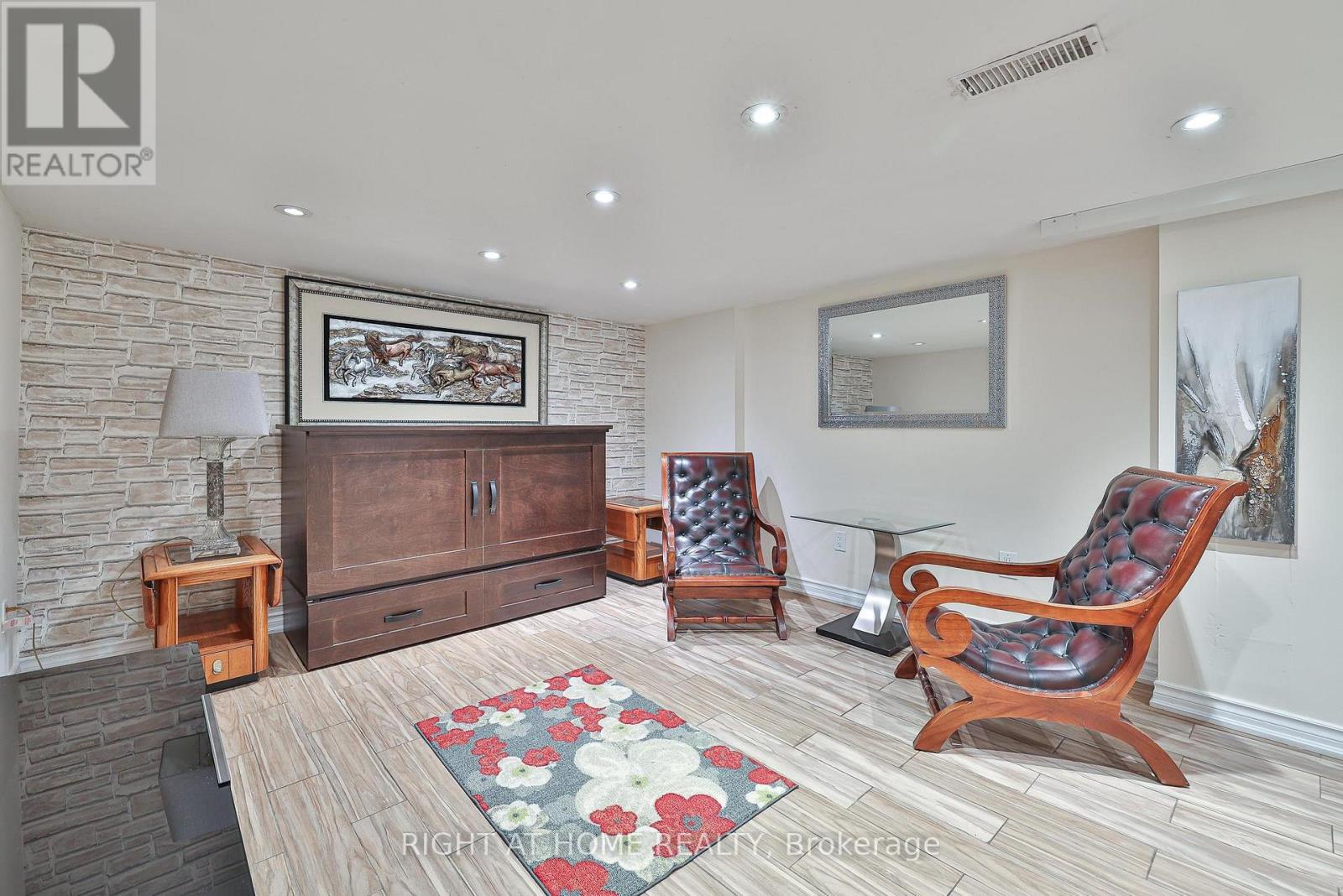 35 Dayton Avenue, Toronto (stonegate-queensway), Ontario